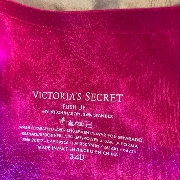 3 Victoria’s Secret bras 34D - Picture 7 of 9